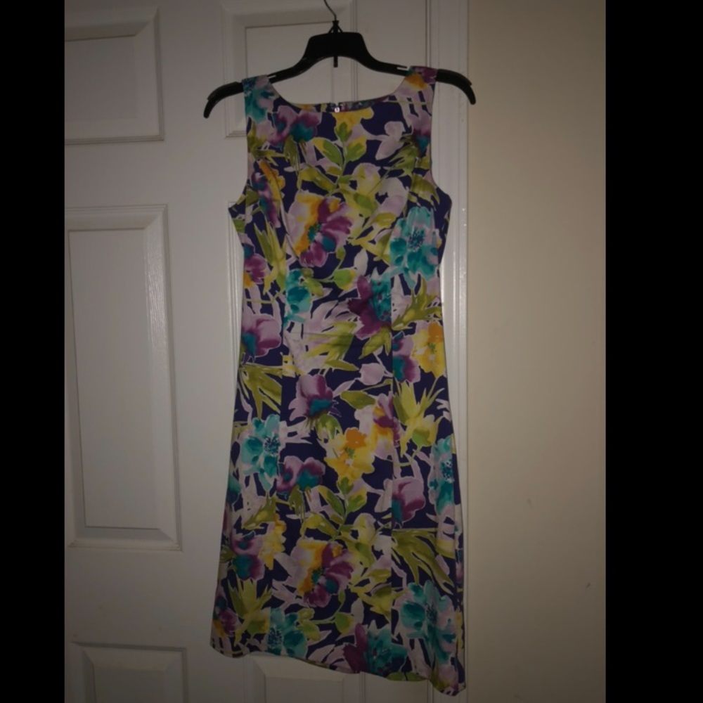 Chaps above the knee Floral dress (fitted)